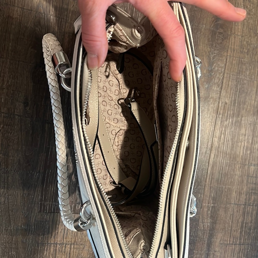 Guess Purse - Picture 2 of 4